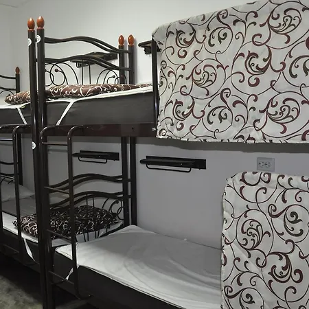 Hostel The жд вокзал центр